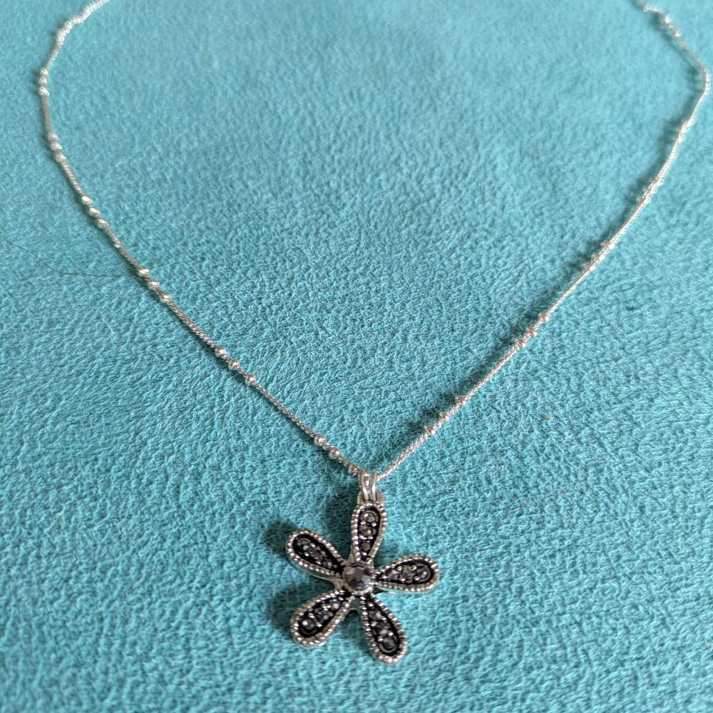 Silver Floral Pendant Necklace